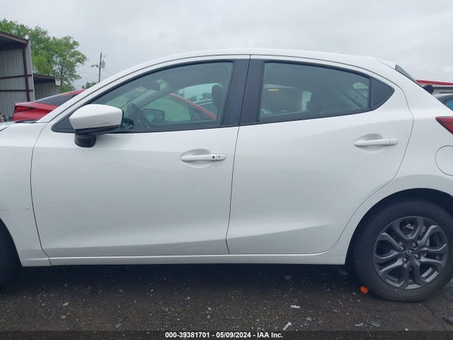 Toyota YARIS LE 2020 3MYDLBJV4LY700386 Image 15