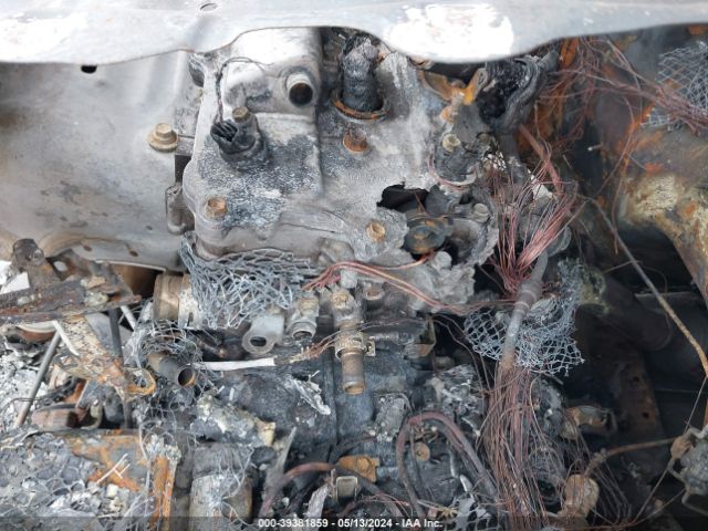 2T3ZFREV9FW199682 Toyota RAV4 LE