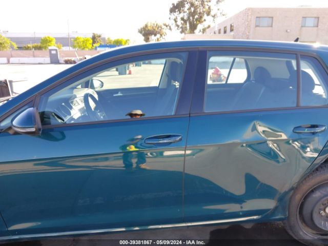 WVWKR7AU7HW953936 Volkswagen E-golf Se