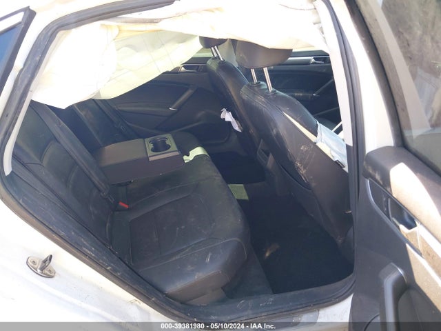 1VWDT7A36HC034770 Volkswagen Passat 1.8t R-line