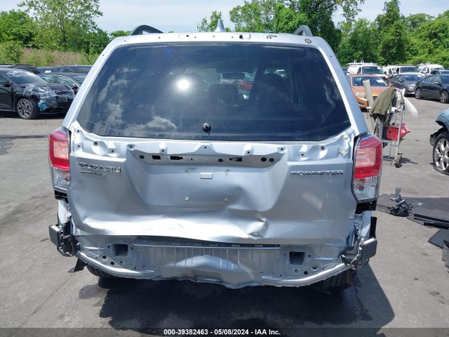 Subaru Forester 2.5i Premium 2018 JF2SJAGC9JH470320 Image 17