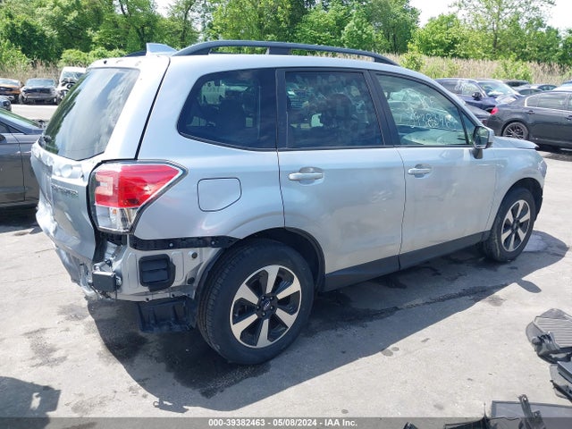 Subaru Forester 2.5i Premium 2018 JF2SJAGC9JH470320 Image 4