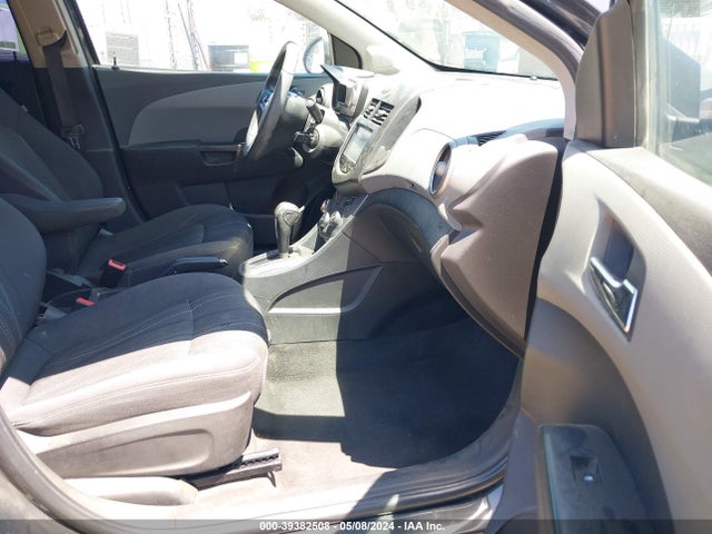 Chevrolet Sonic Lt Auto 2015 1G1JC5SG7F4207658 Image 5