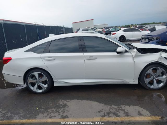 1HGCV2F91JA050774 Honda Accord Touring 2.0t