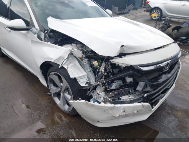 1HGCV2F91JA050774 Honda Accord Touring 2.0t
