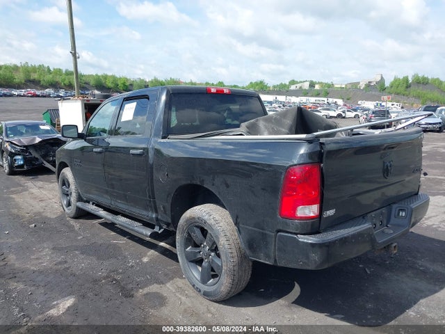 RAM 1500 Express  4x4 5'7 Box 2018 3C6RR7KG0JG203068 Image 3
