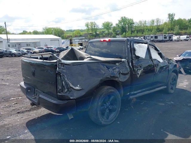 RAM 1500 Express  4x4 5'7 Box 2018 3C6RR7KG0JG203068 Image 4