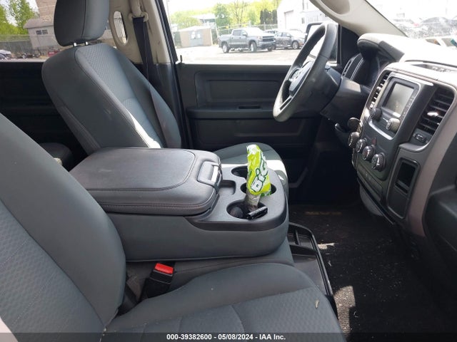 RAM 1500 Express  4x4 5'7 Box 2018 3C6RR7KG0JG203068 Image 5