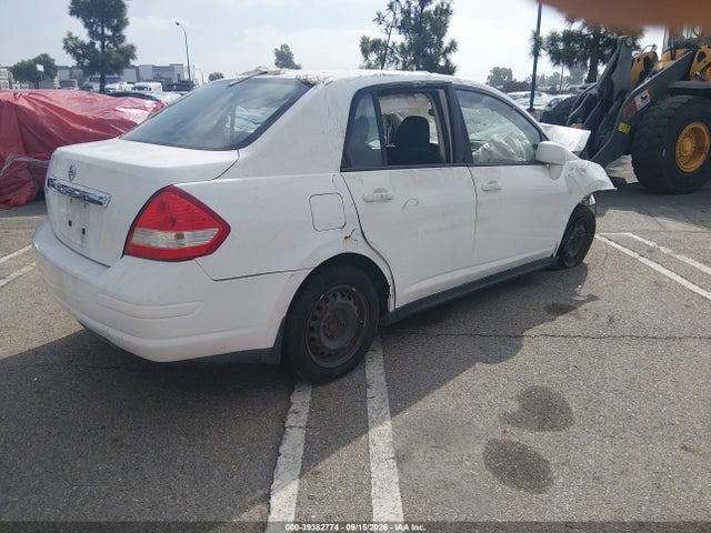 2011 Nissan Versa 1.8s მანქანა იყიდება აუქციონზე, vin: 3N1BC1AP5BL359676, აუქციონის ნომერი: 39382774