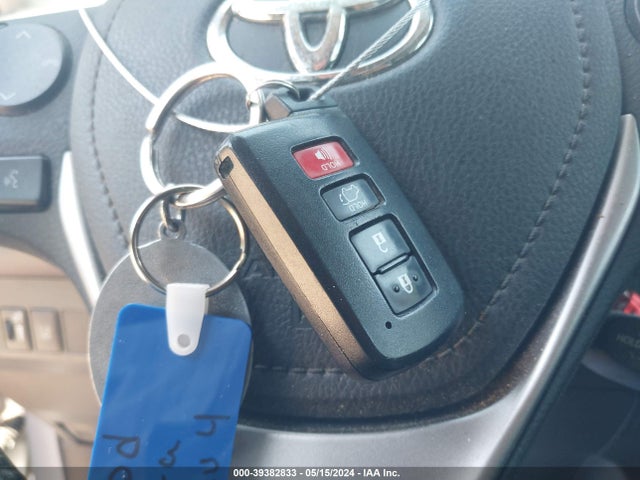 Toyota Rav4 Xle 2017 2T3WFREV1HW336474 Image 11