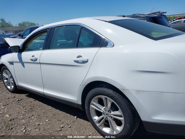 Ford TAURUS SE 2018 1FAHP2D86JG125013 Image 14