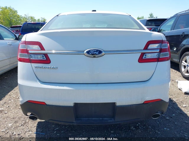 Ford TAURUS SE 2018 1FAHP2D86JG125013 Image 16