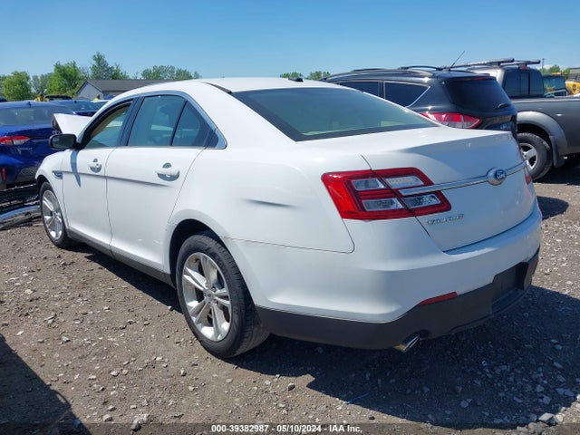Ford TAURUS SE 2018 1FAHP2D86JG125013 Image 3