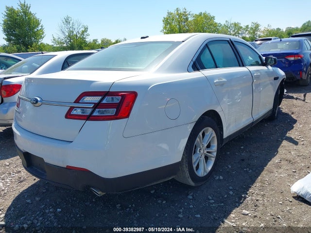 Ford TAURUS SE 2018 1FAHP2D86JG125013 Image 4