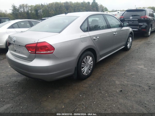 1VWAT7A36EC104637 Volkswagen Passat 1.8t S