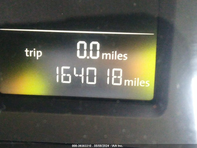 1VWAT7A36EC104637 Volkswagen Passat 1.8t S