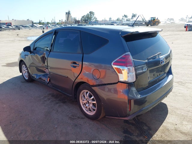 Toyota Prius V Four 2015 JTDZN3EU5FJ031365 Image 3