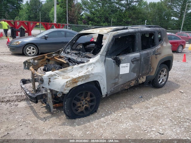 ZACCJBBT0FPB74929 Jeep Renegade Latitude