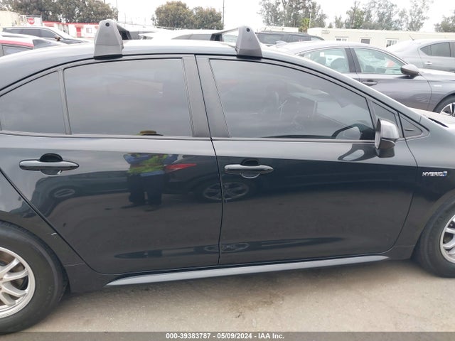 Toyota Corolla Hybrid Le 2021 JTDEAMDE1MJ002209 Image 13