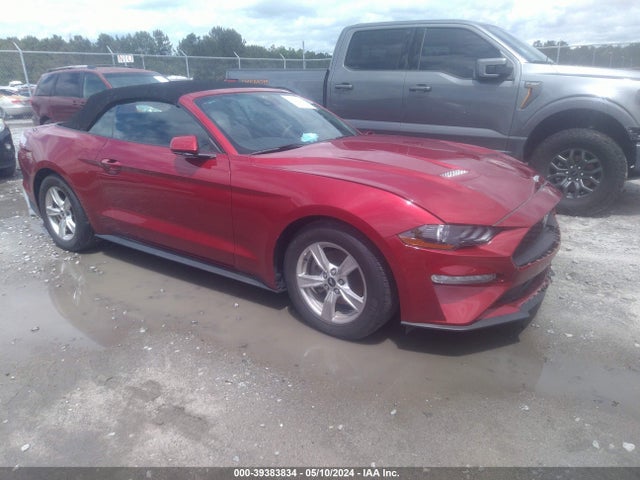 2022 1FATP8UH3N5102898 main image
