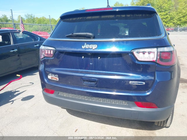 3C4NJDBB3KT689417 Jeep Compass Latitude 4x4