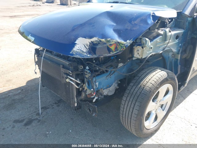 3C4NJDBB3KT689417 Jeep Compass Latitude 4x4