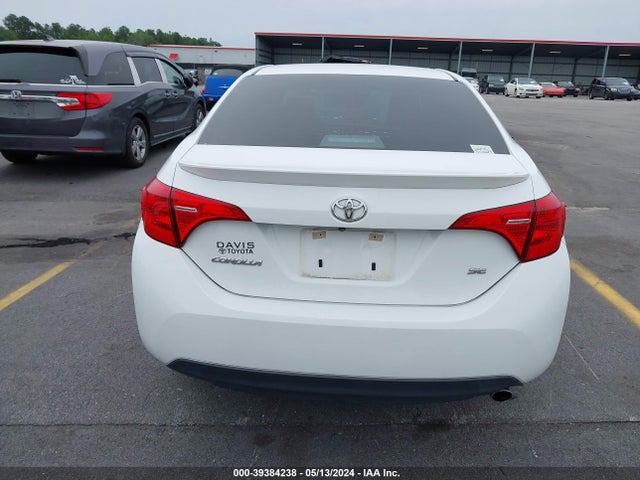 Toyota COROLLA SE 2018 5YFBURHE8JP823977 Image 16
