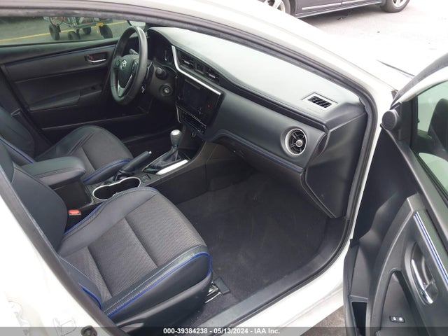 Toyota COROLLA SE 2018 5YFBURHE8JP823977 Image 5