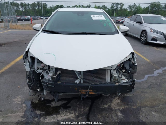 Toyota COROLLA SE 2018 5YFBURHE8JP823977 Image 6