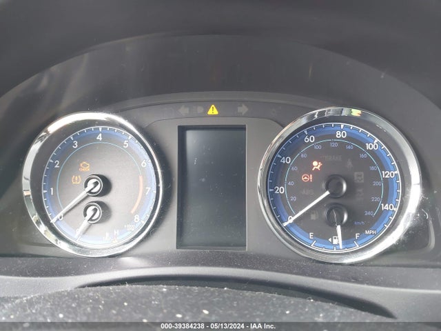 Toyota COROLLA SE 2018 5YFBURHE8JP823977 Image 7