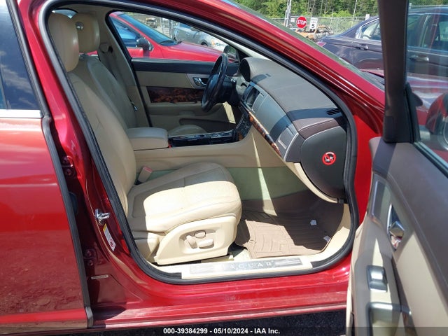 2010 JAGUAR XF SAJWA0GB7ALR77121 Photo 4