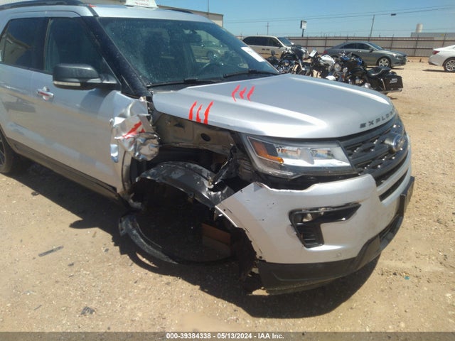 Ford EXPLORER XLT 2018 1FM5K7D88JGA67412 Image 6