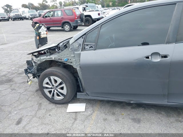 Toyota Prius Three 2016 JTDKARFU6G3023523 Image 18