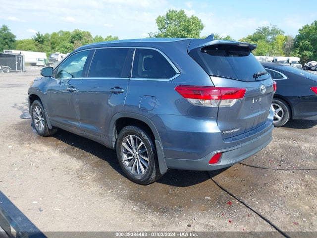 Toyota Highlander Xle 2018 5TDJZRFH6JS494469 Image 3