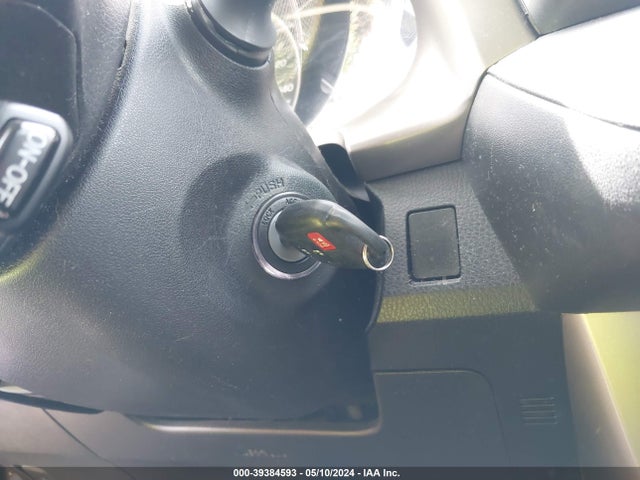 Toyota RAV4 LE 2015 2T3ZFREV9FW168352 Image 11