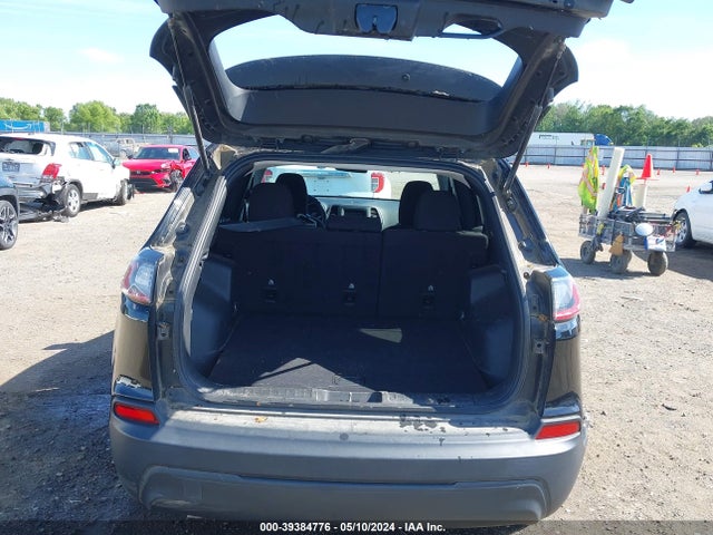 1C4PJLCB8KD428338 Jeep Cherokee Latitude Fwd