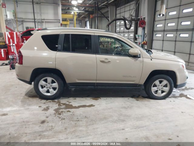 1C4NJCEB0GD749043 Jeep Compass Latitude