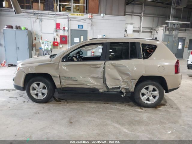 1C4NJCEB0GD749043 Jeep Compass Latitude