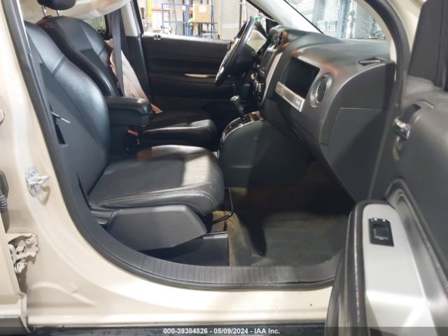 1C4NJCEB0GD749043 Jeep Compass Latitude