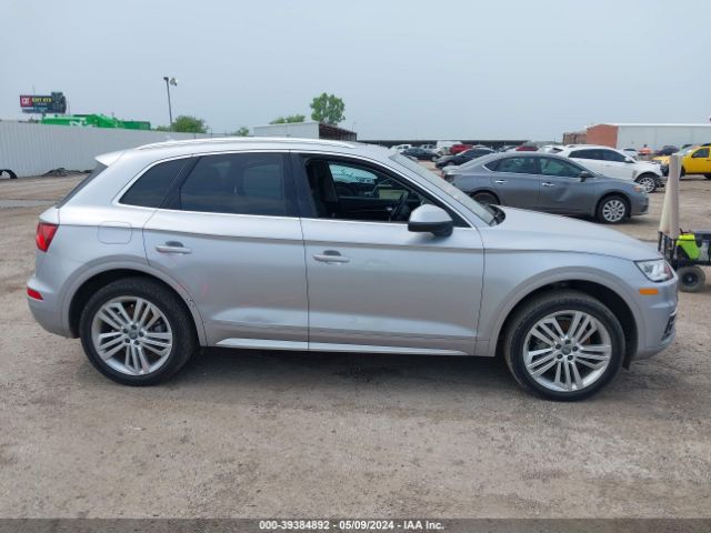 WA1BNAFY4J2112068 Audi Q5 2.0t Premium/2.0t Tech Premium
