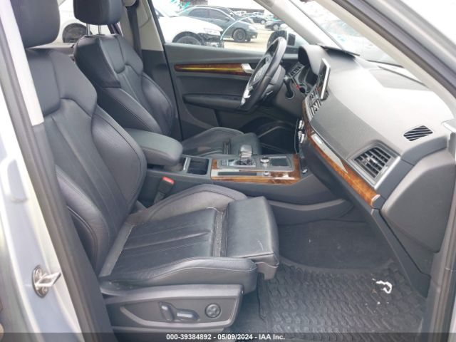 WA1BNAFY4J2112068 Audi Q5 2.0t Premium/2.0t Tech Premium