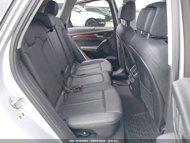 WA1BNAFY4J2112068 Audi Q5 2.0t Premium/2.0t Tech Premium