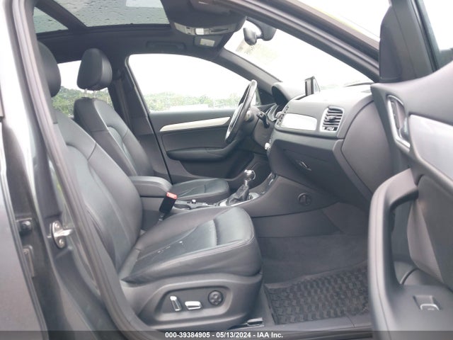 WA1JCCFS5JR020001 Audi Q3 2.0t Premium/2.0t Sport Premium