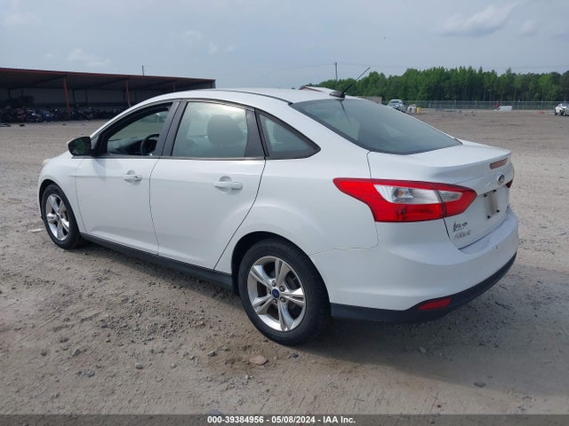 Ford FOCUS SE 2014 1FADP3F22EL324425 Image 3
