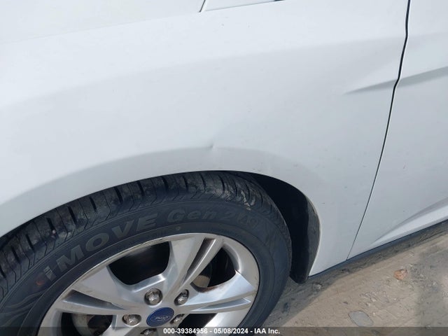 Ford FOCUS SE 2014 1FADP3F22EL324425 Image 6