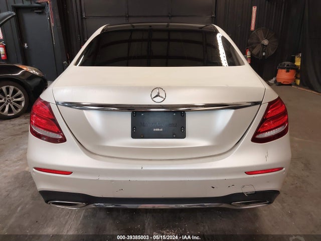 WDDZF4KB0HA027299 Mercedes-Benz E 300 4matic