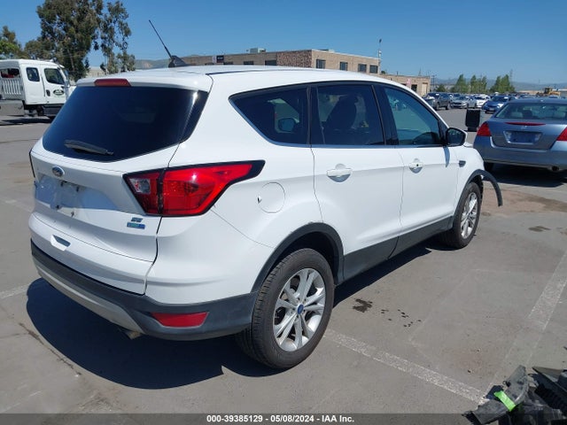Ford ESCAPE SE 2019 1FMCU9GD3KUB65563 Image 4