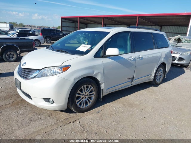 Toyota Sienna Xle 8 Passenger 2016 5TDYK3DC2GS753667 Image 2