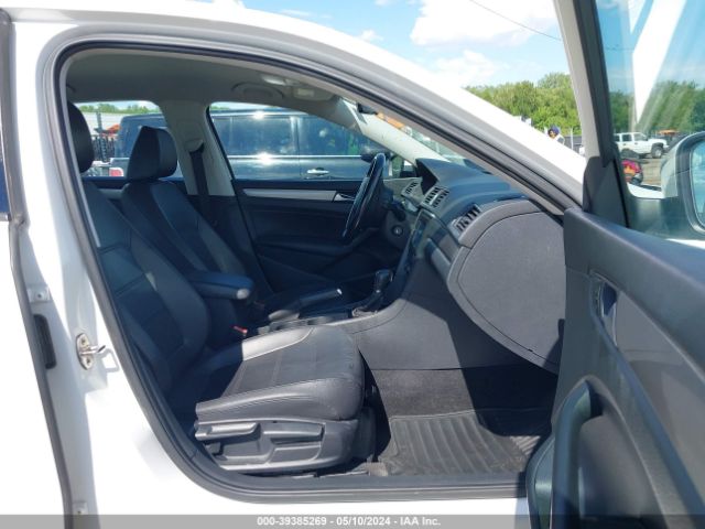1VWAT7A3XFC073474 Volkswagen Passat 1.8t Wolfsburg Edition