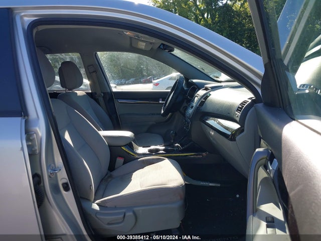 KIA SORENTO LX 2014 5XYKTCA62EG447189 Image 5